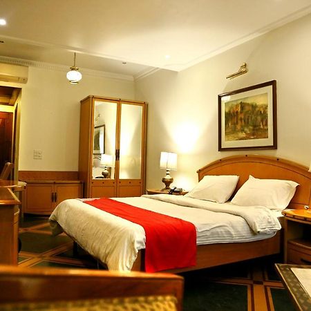 Hotel Fabexpress Kwality Regency Chandīgarh Zewnętrze zdjęcie