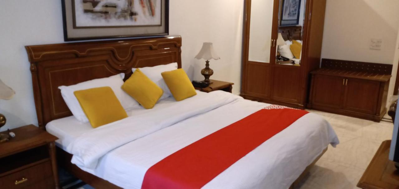 Hotel Fabexpress Kwality Regency Chandīgarh Zewnętrze zdjęcie
