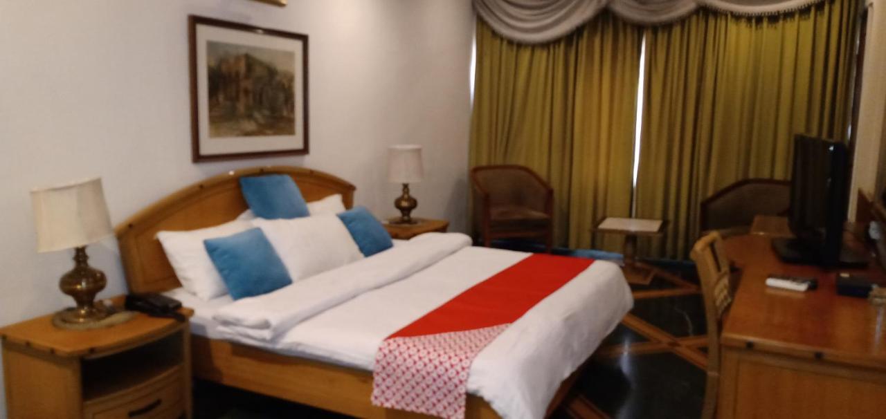 Hotel Fabexpress Kwality Regency Chandīgarh Zewnętrze zdjęcie
