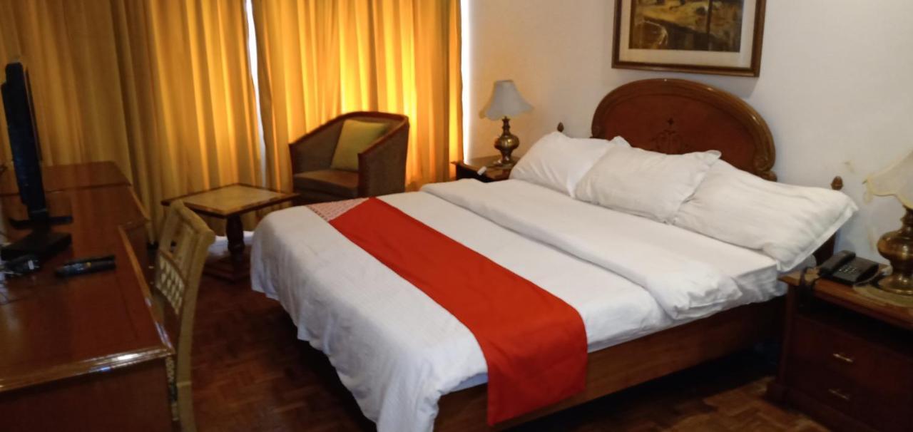 Hotel Fabexpress Kwality Regency Chandīgarh Zewnętrze zdjęcie