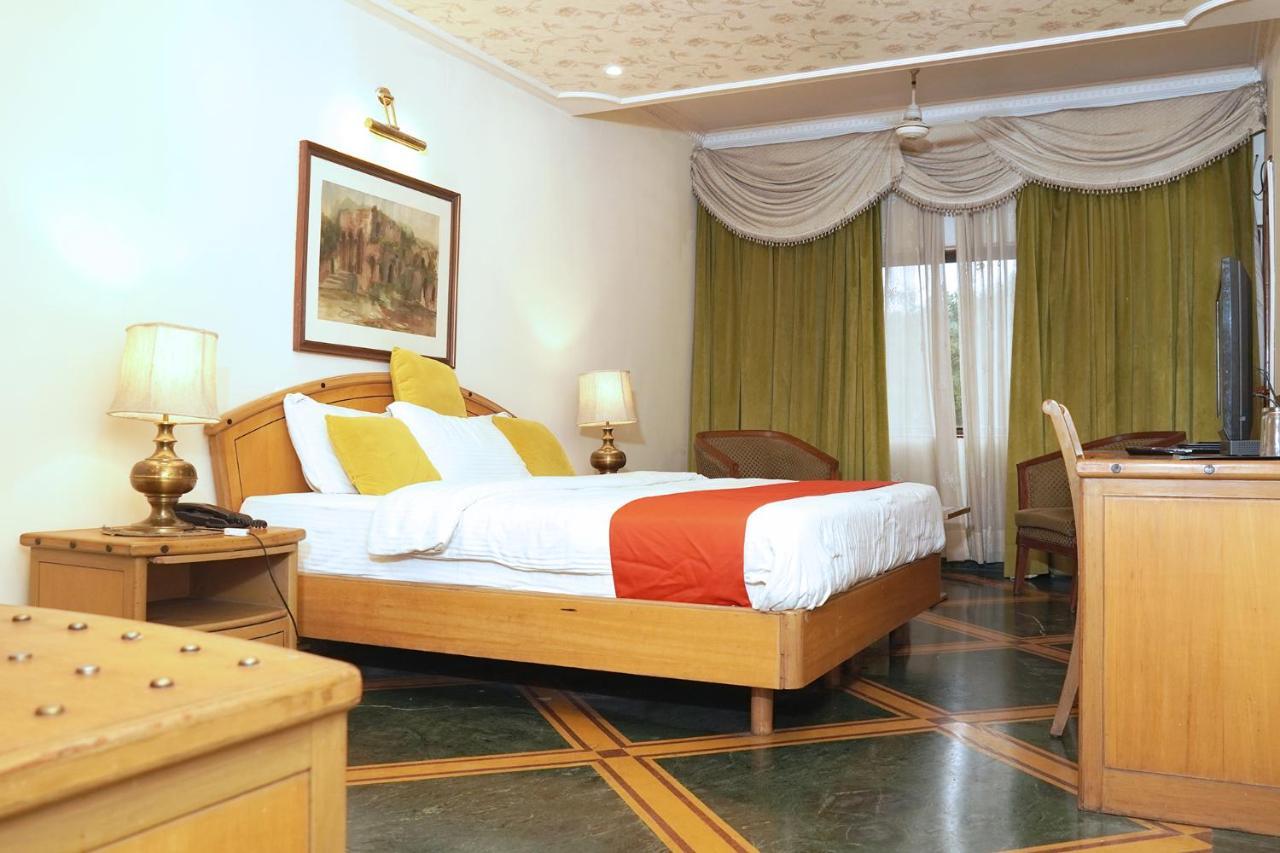 Hotel Fabexpress Kwality Regency Chandīgarh Zewnętrze zdjęcie