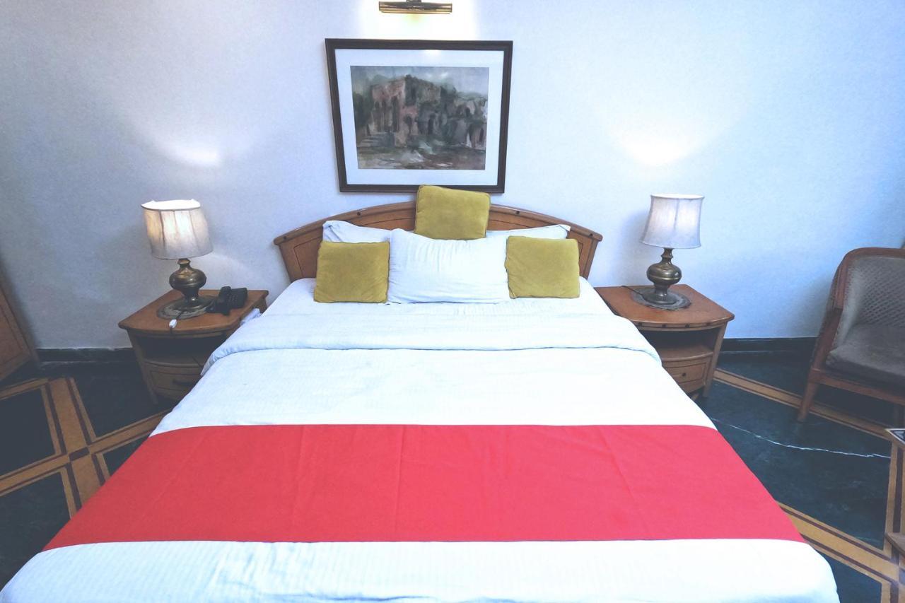 Hotel Fabexpress Kwality Regency Chandīgarh Zewnętrze zdjęcie