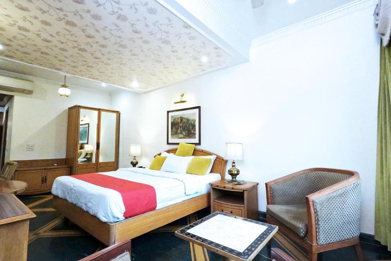 Hotel Fabexpress Kwality Regency Chandīgarh Zewnętrze zdjęcie