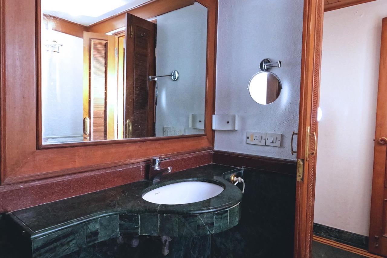 Hotel Fabexpress Kwality Regency Chandīgarh Zewnętrze zdjęcie