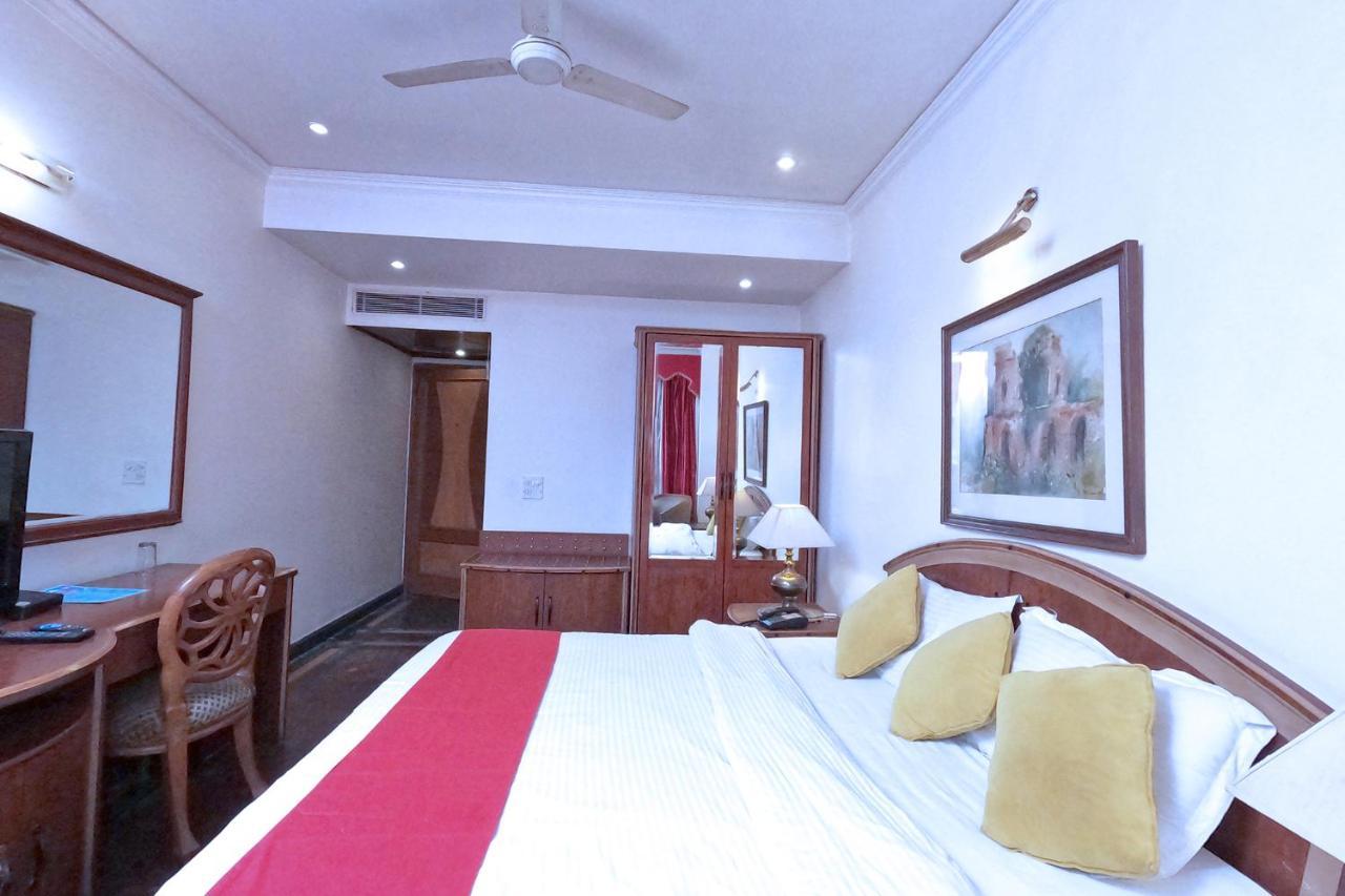 Hotel Fabexpress Kwality Regency Chandīgarh Zewnętrze zdjęcie