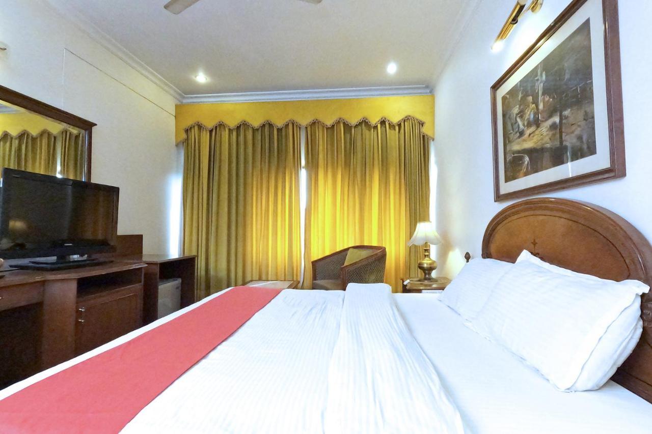 Hotel Fabexpress Kwality Regency Chandīgarh Zewnętrze zdjęcie