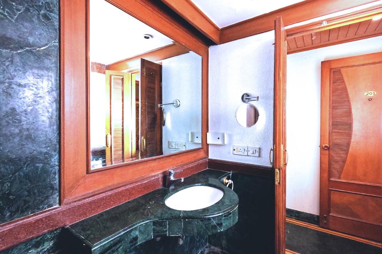 Hotel Fabexpress Kwality Regency Chandīgarh Zewnętrze zdjęcie