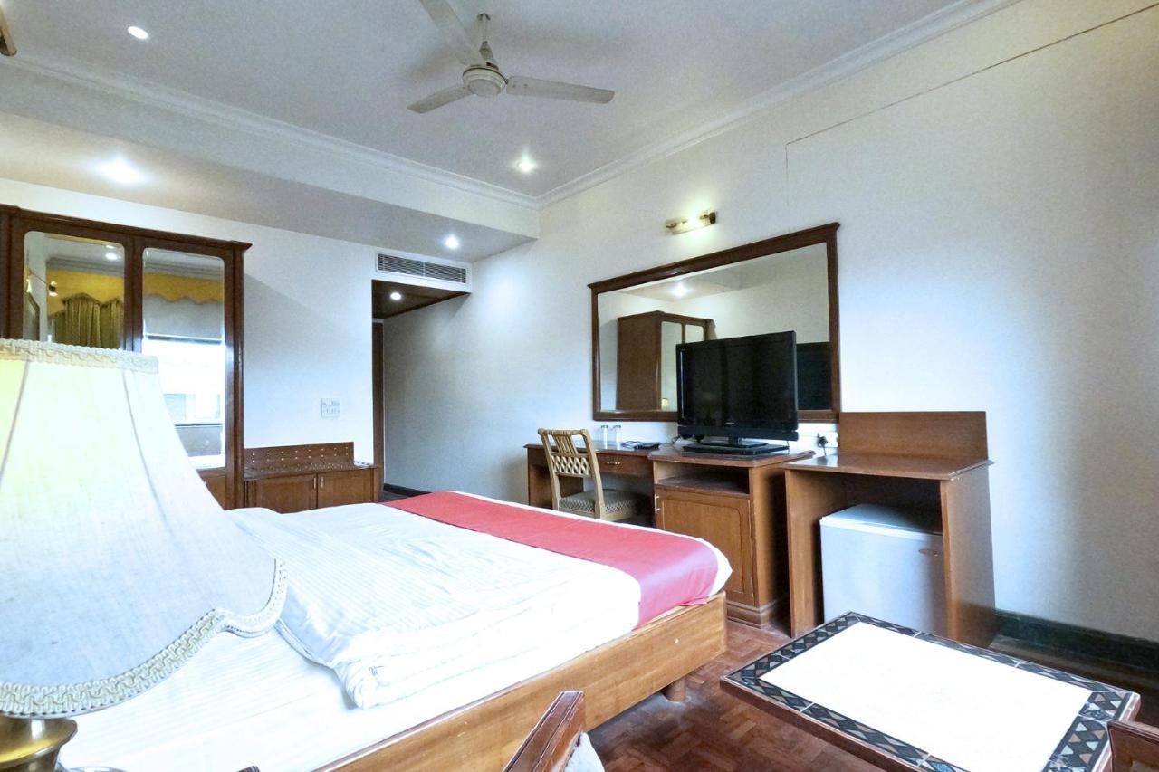 Hotel Fabexpress Kwality Regency Chandīgarh Zewnętrze zdjęcie