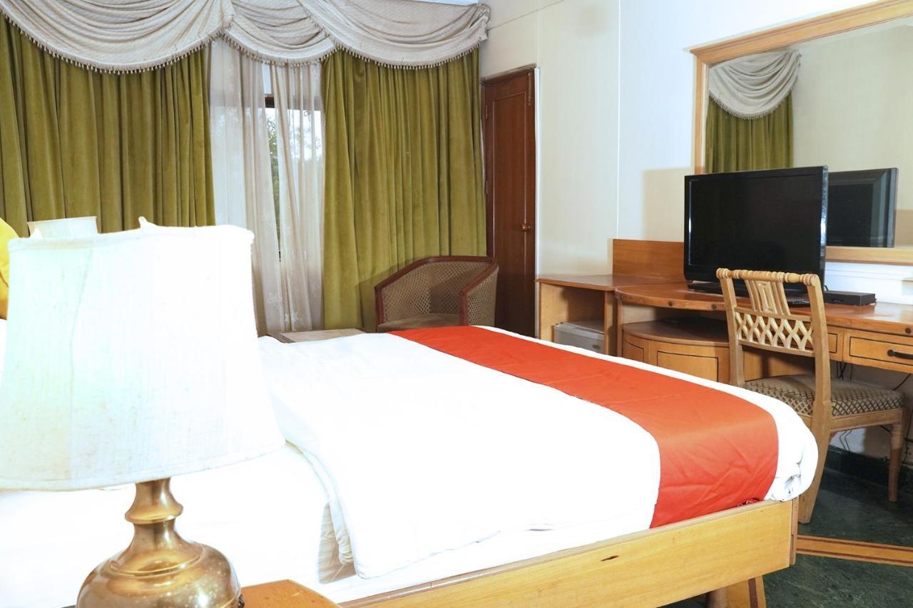 Hotel Fabexpress Kwality Regency Chandīgarh Zewnętrze zdjęcie